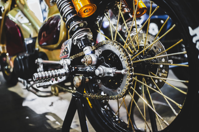 Honda C700 Choppy Cub: Bebek Jadul dengan DNA Racing (175773)