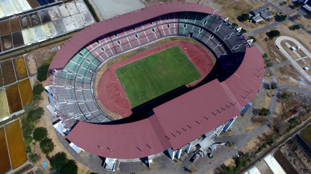 Foto udara Stadion Gelora Bung Tomo, Surabaya, Jawa Timur, Jumat (25/10/2019).  Foto: ANTARAFOTO/Zabur Karuru