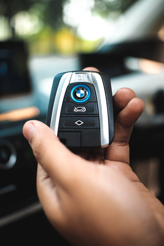 Pengalaman Berkendara dengan City Car Listrik BMW di Jakarta (142955)