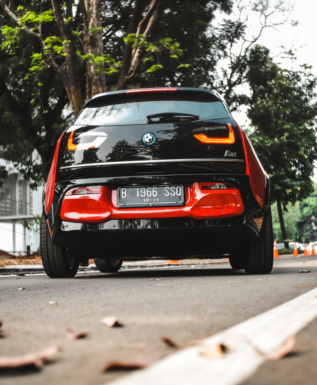 Pengalaman Berkendara dengan City Car Listrik BMW di Jakarta (142952)