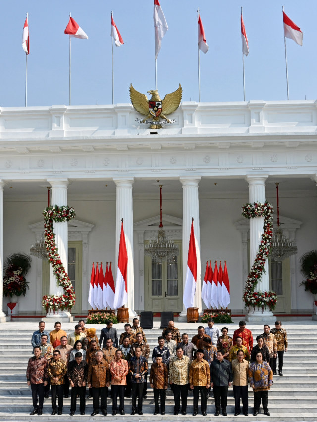 Menteri Kabinet Indonesia Maju di Istana Kepresidenan, Jakarta, pada Rabu (23/10/2019). Foto: AFP/Adek Berry