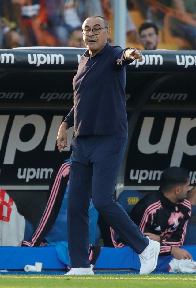 Maurizio Sarri, pelatih Juventus Foto: REUTERS/Ciro De Luca