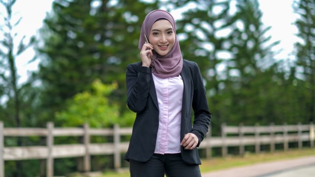 Ilustrasi hijab tampak rapi seharian. Foto: Shutter Stock