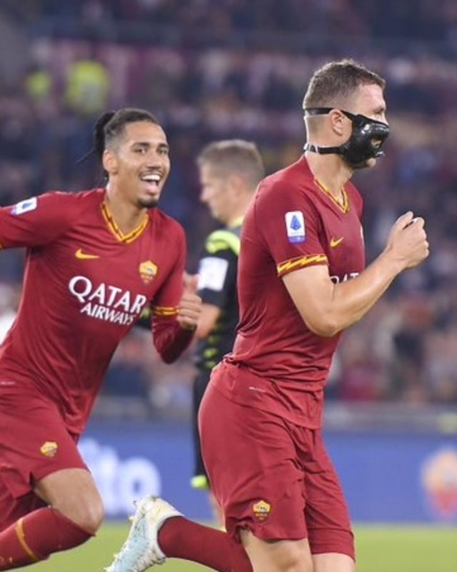 Pemain Roma merayakan gol. Foto: Dok. @OfficialASRoma