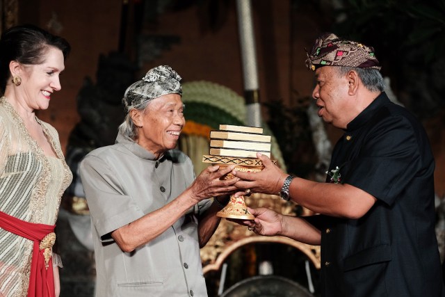 Menyimak Made Taro, Maestro Dongeng Anak Bali (152025)