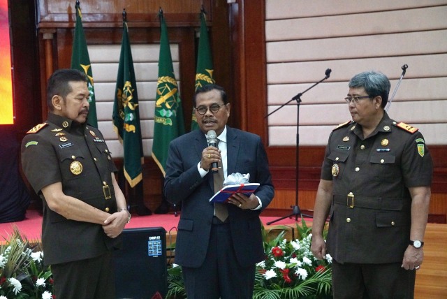 Foto: Serah Terima Jabatan Jaksa Agung dari Prasetyo ke ST Burhanuddin (59267)