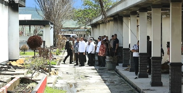 Jokowi di Kantor Bupati Jayapura_BumiPapua_Tarsi.jpeg