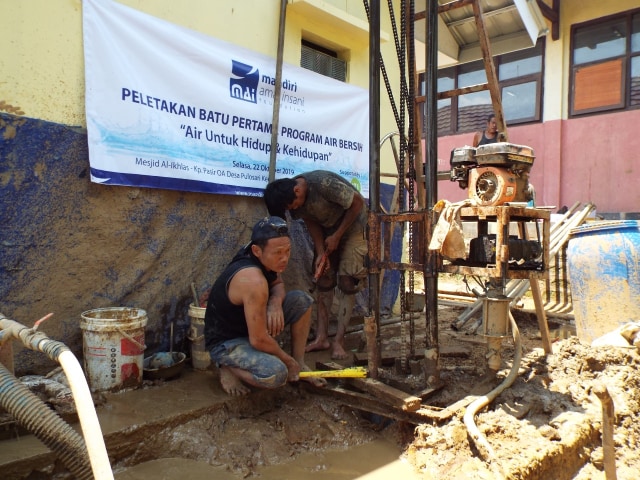 Proses Pengeboran untuk Sumur Air Bersih. Dok. IZI