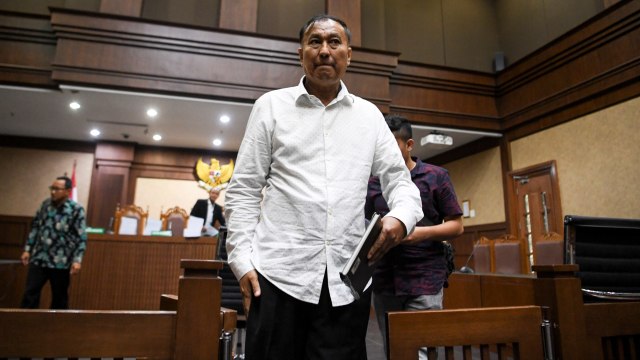 Terdakwa kasus korupsi KTP elektronik Markus Nari usai jalani sidang lanjutan dengan agenda pembacaan tuntutan di Pengadilan Tipikor, Jakarta, Senin (28/10).  Foto: ANTARA FOTO/Hafidz Mubarak A