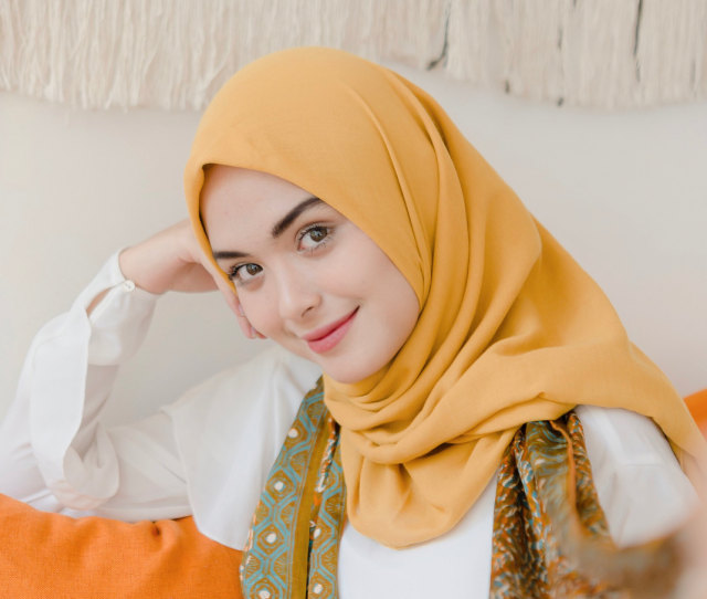 Tips hijab ala Vebby Palwinta  Foto: Instagram Vebby Palwinta 