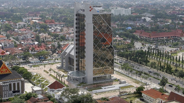 GEDUNG Menara Dang Merdu Bank Riau Kepri. (Foto: Bank Riau Kepri) 