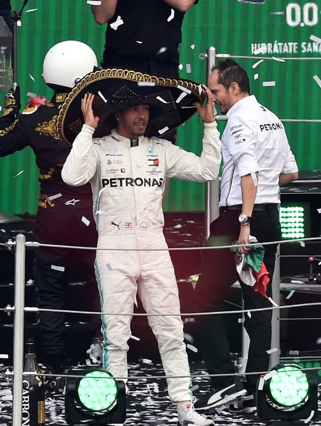 Pebalap Mercedes, Lewis Hamilton. Foto: ALFREDO ESTRELLA / AFP