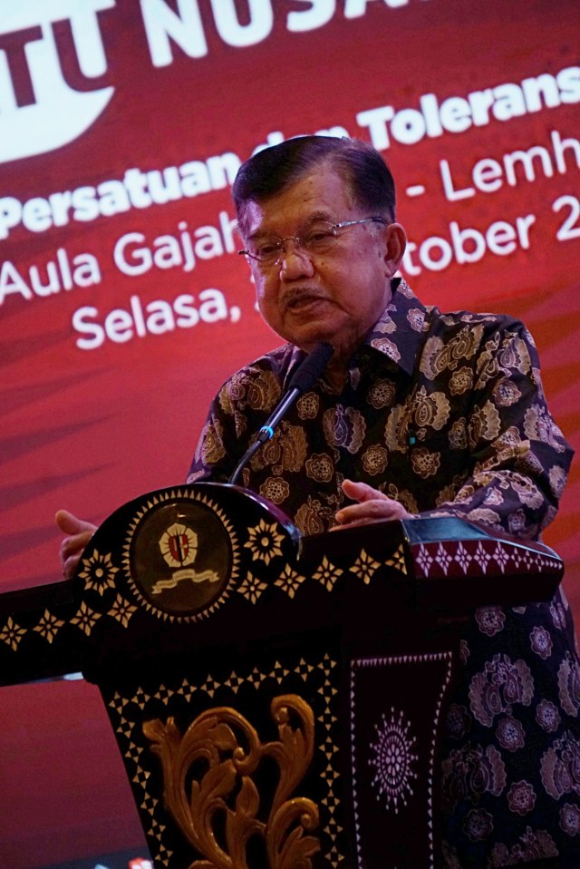Wakil Presiden RI ke 10 dan 12, Jusuf Kalla menjadi pembicara dalam Diskusi Satu Nusantara di Gedung Lemhannas RI, Jakarta, Selasa (29/10/2019). Foto: Jamal Ramadhan/kumparan