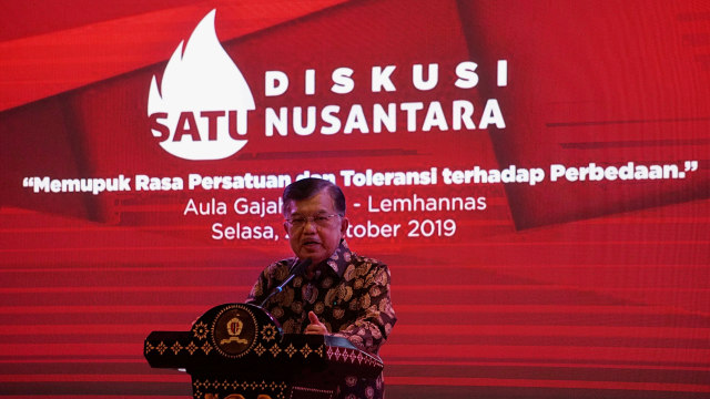 Wakil Presiden RI ke 10 dan 12, Jusuf Kalla menjadi pembicara dalam acara diskusi di Gedung Lemhannas RI, Jakarta, Selasa (29/10/2019). Foto: Jamal Ramadhan/kumparan