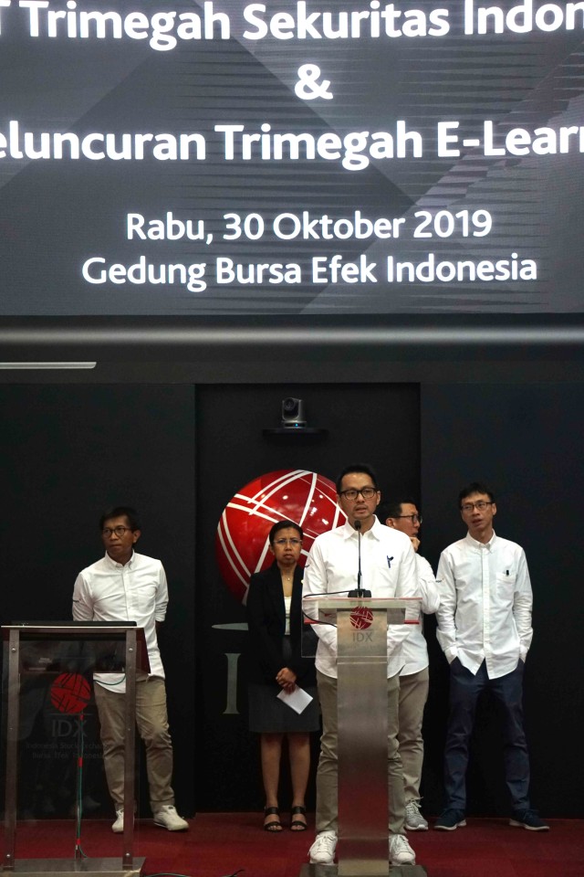 Direktur Utama Trimegah Stephanus Turangan memberi sambutan saat PT Trimegah Sekuritas Indonesia saat meluncuran Platform Edukasi Digital Trimegah di Main Hall BEI, Jakarta. Foto: Irfan Adi Saputra/kumparan