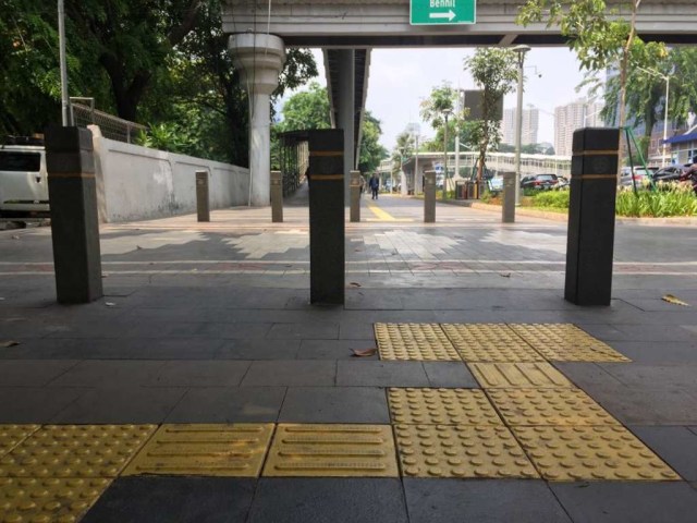 Trotoar di jalan Sudirman - Thamrin
