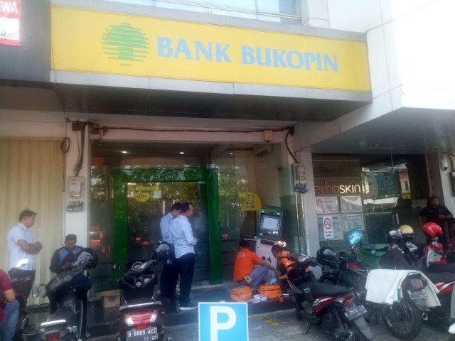 Salah satu kantor cabang Bank Bukopin. Foto: Afiati Tsalitsati/kumparan