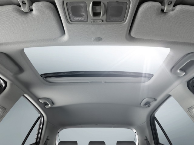 Tampilan Sunroof KIA Picanto GT Line