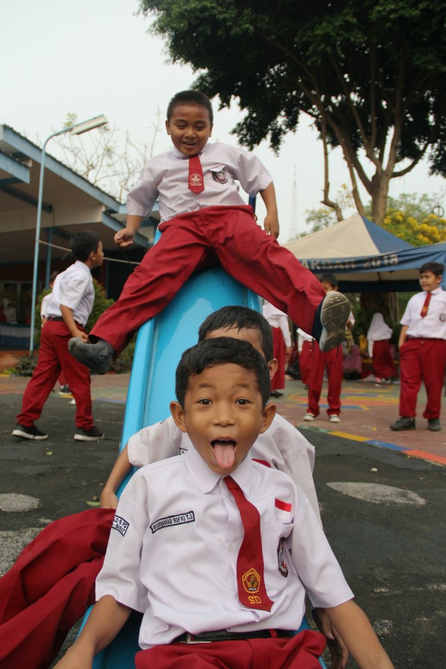 Lipsus, Timbal Taman Bermain, RPTRA Meruya Selatan, POTRAIT