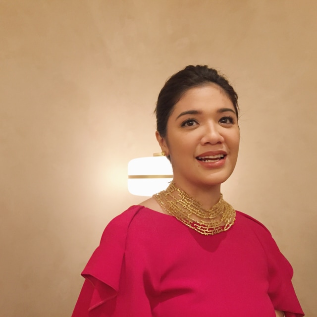 Cerita di Balik Kalung Tulisan yang Dikenakan Franka Franklin (11686)