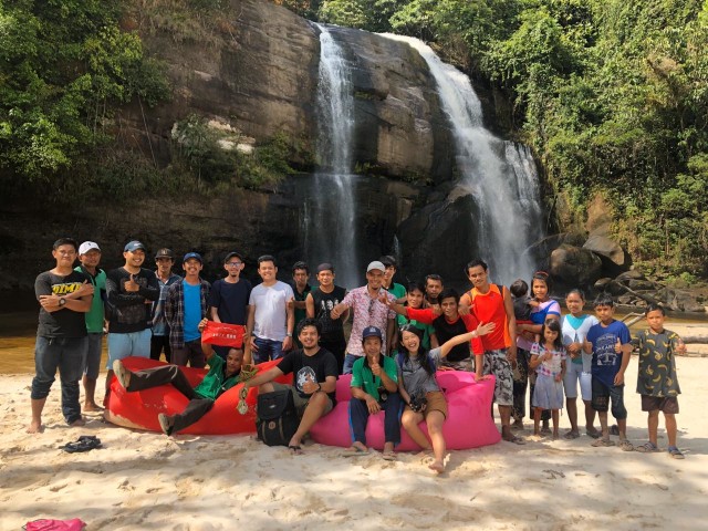 Riam Dait, Air Terjun Tujuh Tingkat dengan Keindahan Pasir Putih (301432)