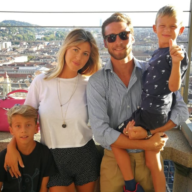 Foto Claudio Marchisio, Roberta dan kedua anaknya. (Foto: Instagram/@marchisiocia8)