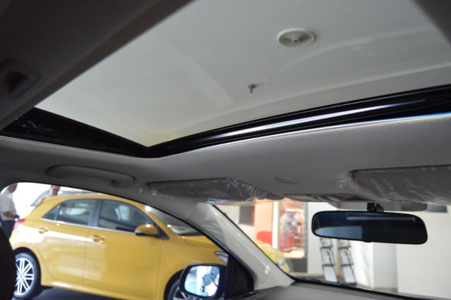 Berita Populer: Mobil Termurah yang Punya Sunroof; Mobil Bekas Rp 50 Juta (284371)