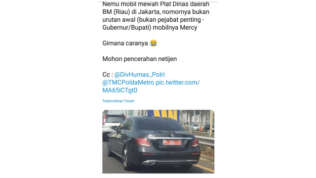 CUITAN warganet menanyakan Mobil Mercy tahun 2018 ditunggangi Bupati Kampar, Riau, selama pusing-pusing Jakarta. 