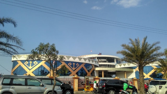  Perpustakaan Modern Daerah Provinsi Lampung tampak dari Jalan Zaenal Abidin Pagar Alam, Kamis (31/10) | Foto : Sidik Aryono/Lampung Geh