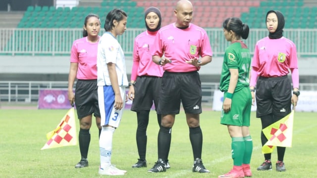 Sherly Wasit Perempuan Pertama dari Riau.jpg