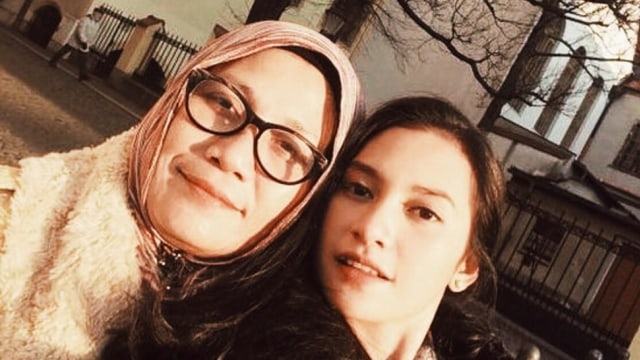 Indah Permatasari dan ibunya, Nursyah Foto: Instagram @indahpermatas