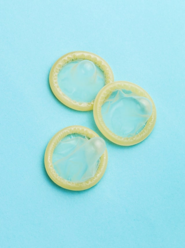 penggunaan kondom untuk berhubungan seks saat hamil Foto: Shutterstock