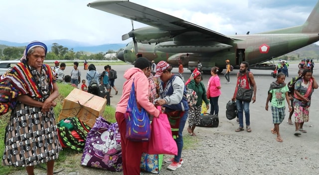 Pengungsi kembali ke Wamena. (BumiPapaua.com/Stefanus)