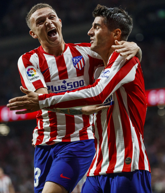 Kieran Trippier (kiri) dan Alvaro Morata merayakan gol Atletico Madrid. Foto: La Liga