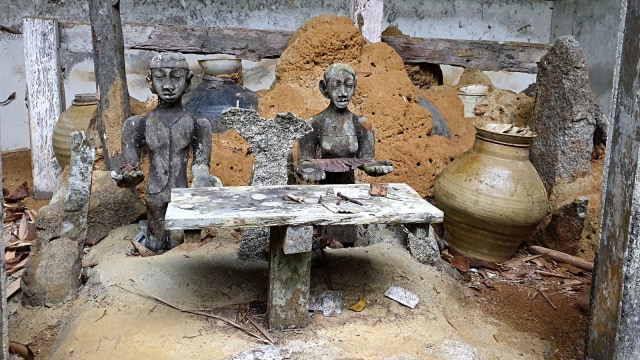 Melihat Panyugu, Tempat Ritual Suku Dayak di Kabupaten Landak, KalBar (197259)