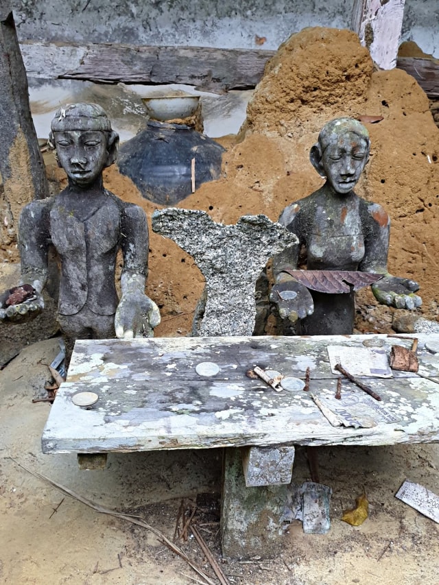 Melihat Panyugu, Tempat Ritual Suku Dayak di Kabupaten Landak, KalBar (197261)