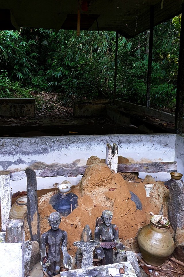 Melihat Panyugu, Tempat Ritual Suku Dayak di Kabupaten Landak, KalBar (197260)