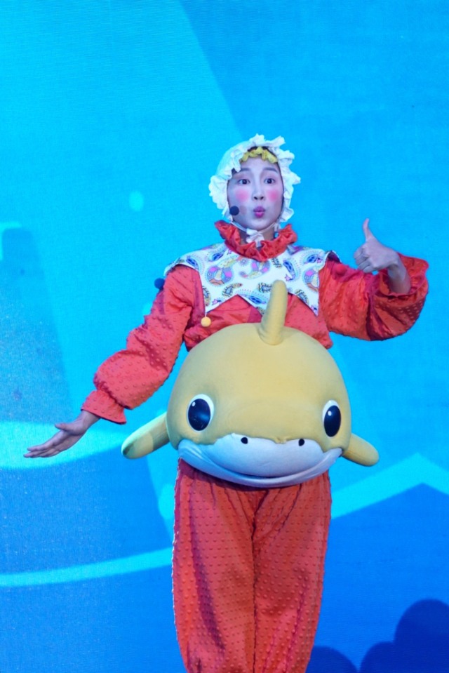 Penampilan live musical Baby Shark di Hall Basket Gelora Bung Karno, Jakarta.  Foto: Fanny Kusumawardhani/kumparan 