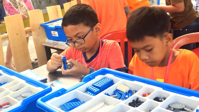 tarik tambang lego robotik