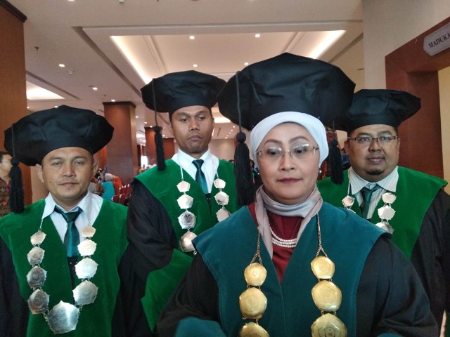 Rektor Universitas Cokroaminoto Yogyakarta (UCY), Ciptasari Prabawanti, di sela acara Sidang Senat Terbuka, Wisuda Sarjana Periode 38 Tahun Ajaran 2018/2019 UCY, Sabtu (2/11/2019) siang. Foto: atx