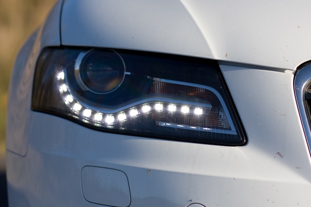 Ilustrasi lampu LED pada mobil. Foto: Dok. Wikimedia Commons