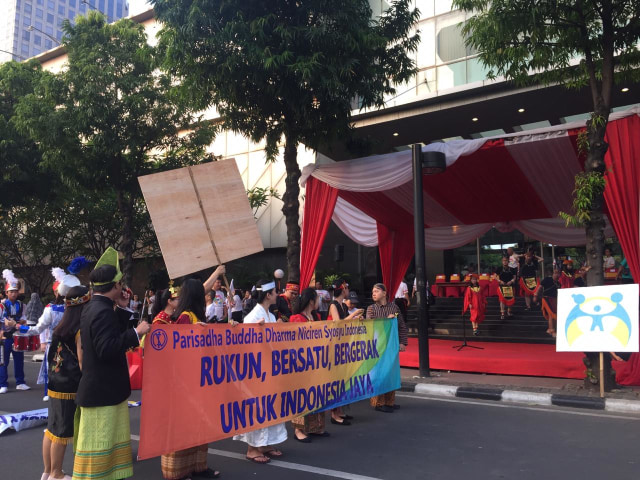 Jalan sehat memperingati HUT ke-55 Parisadha Buddha Dharma Niciren Syosyu Indonesia (NSI), kantor Kemenag