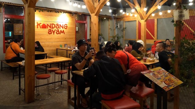 Kandang Ayam, Tempat Makan Paling Asyik dan Unik di Bandung (840354)