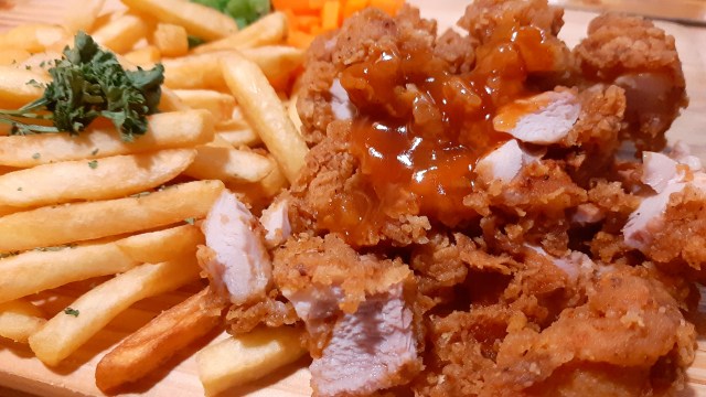 Kandang Ayam, Tempat Makan Paling Asyik dan Unik di Bandung (840356)
