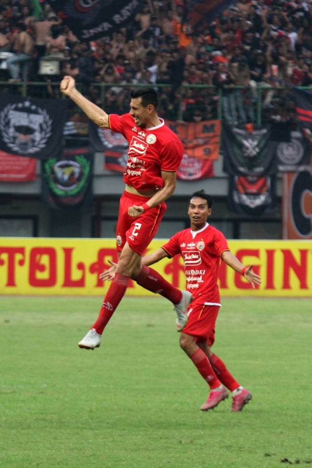 Pemain Persija selebrasi gol saat pertandingan Liga 1 2019 antara Persija Jakarta vs Tira-Persikabo di Stadion Patriot Chandrabaga, Bekasi, Minggu (3/11). Foto: Nugroho Sejati/kumparan
