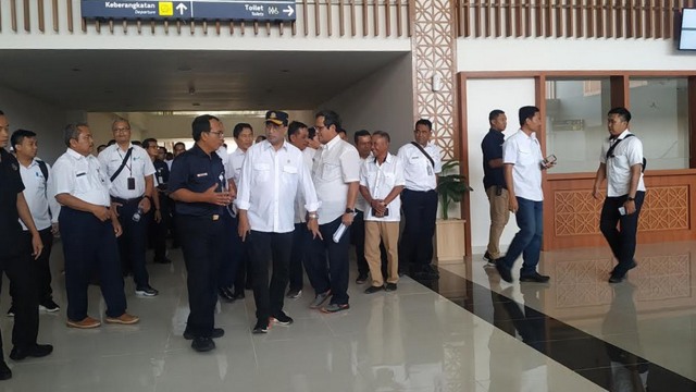 Menteri Perhubungan (Menhub) Budi Karya Sumadi, saat kunjungi Bandara Internasional Adi Soemarmo. (Agung Santoso)