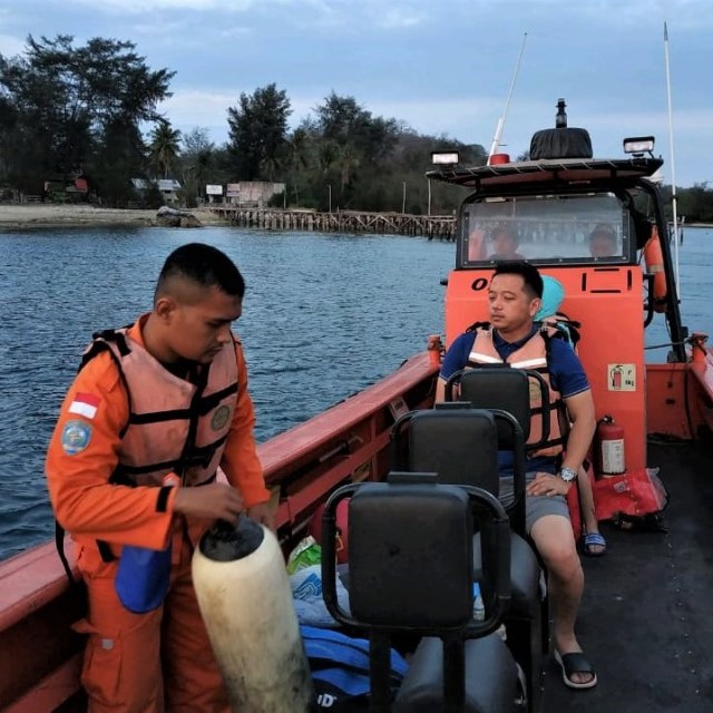 Basarnas mencari 3 WNA China yang hilang saat menyelam di perairan Banten. Foto: Dok ist