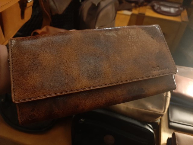 Tips Mudah Merawat Tas dan Sepatu Bahan Kulit agar Awet (2795)