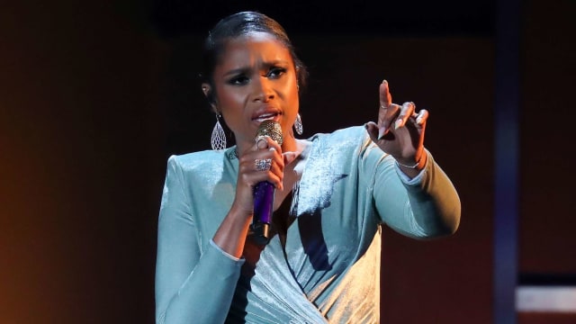 Melihat Jennifer Hudson Menjelma Menjadi 'Ratu Soul' Aretha Franklin (303190)