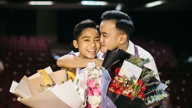 Ruben Onsu dan putra angkatnya, Betrand Peto